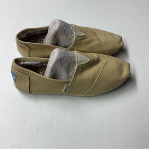 TOMS Womens W6 size 6 Tan Canvas Slip-On Shoes